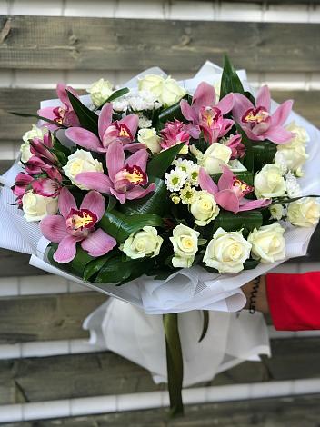 Букет цветов из: Розы и Хризантемы в Медыни