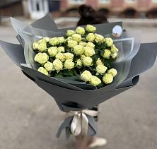 Букет Белые кустовые розы Солинеро в Медыни