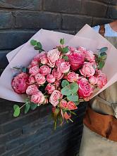 Букет розы в пальмах в Медыни Букет цветов из: Розы в Медыни